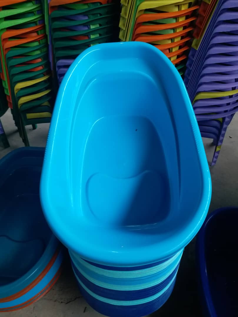 Plastic Oval Tub – 90L